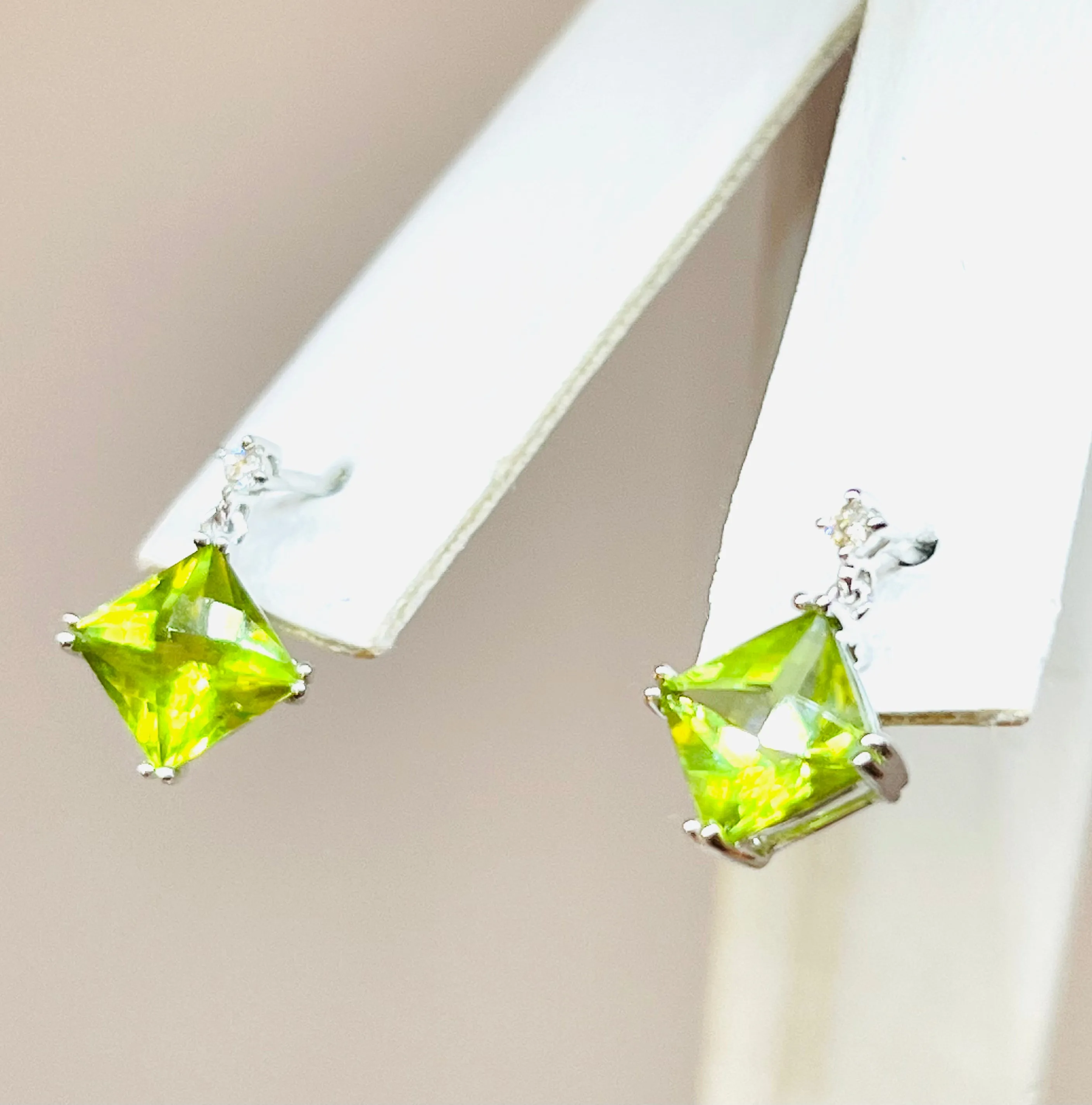 14kt White Gold Peridot Earrings