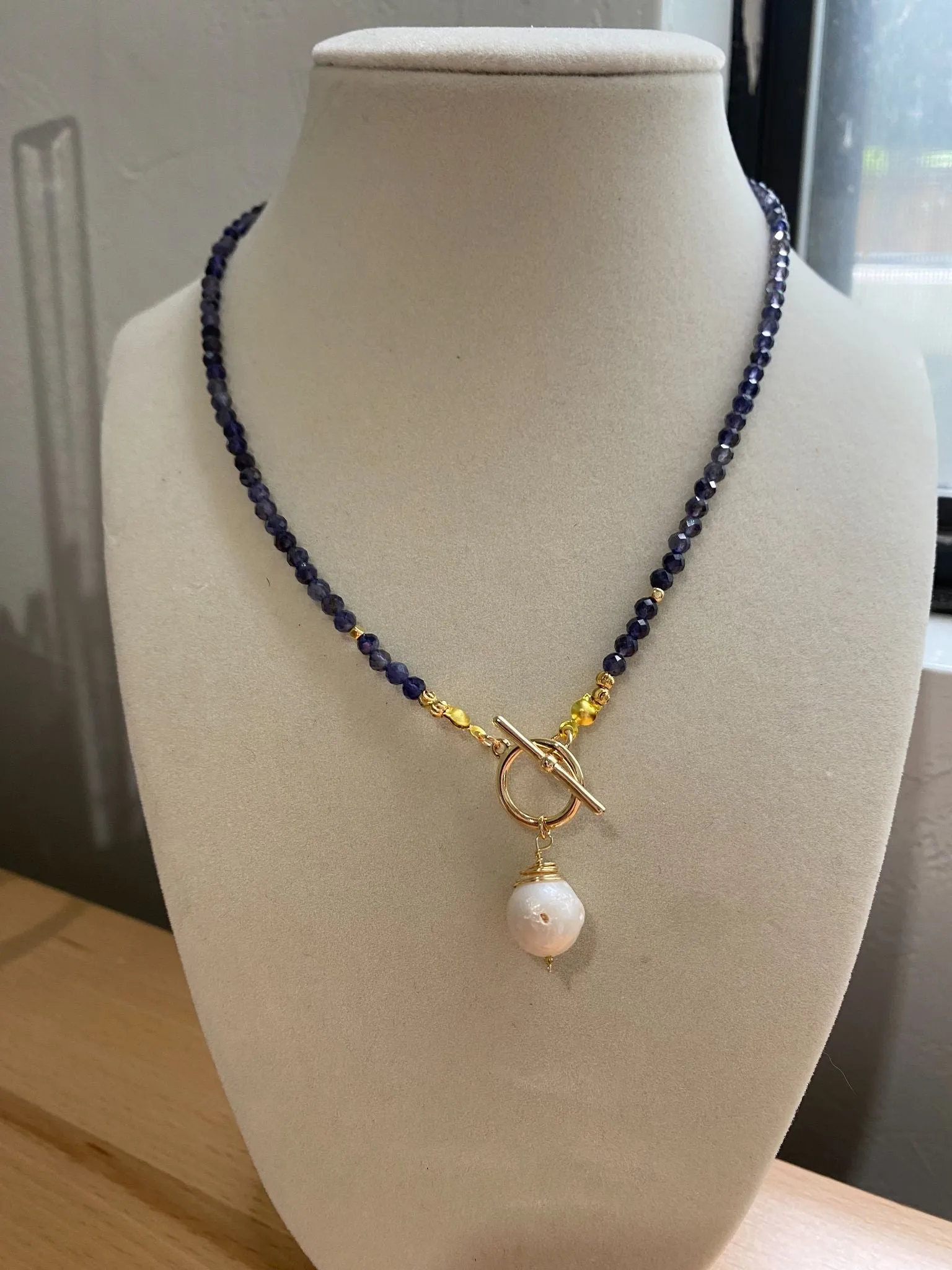 Gemstone Bead Necklace with Pendant