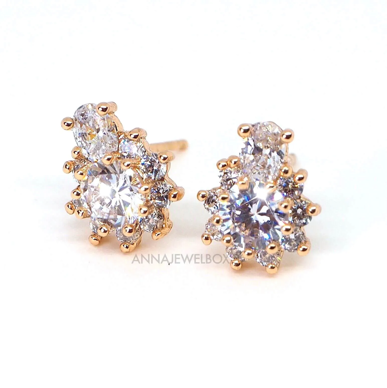 Queen Pineapple Sparkling Diamante Gold Stud Earrings