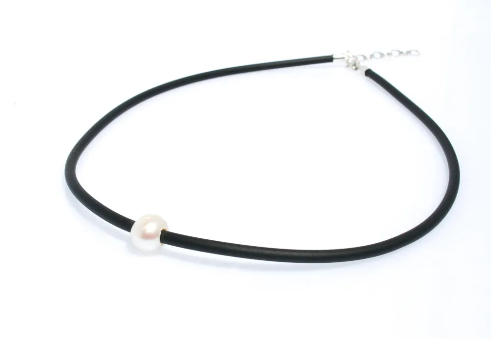 Sally Pearl Neoprene Necklace